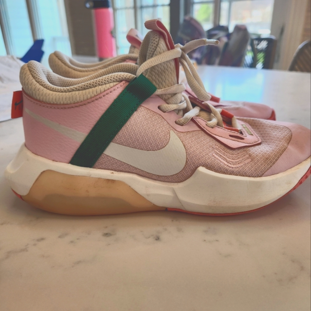 3.5Y Nike Kids Pink and White Sneakers